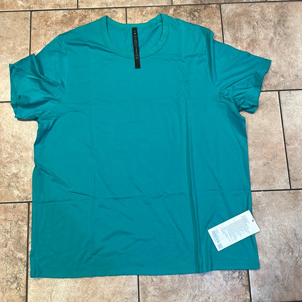 BNWT Lululemon tshirt 3XL